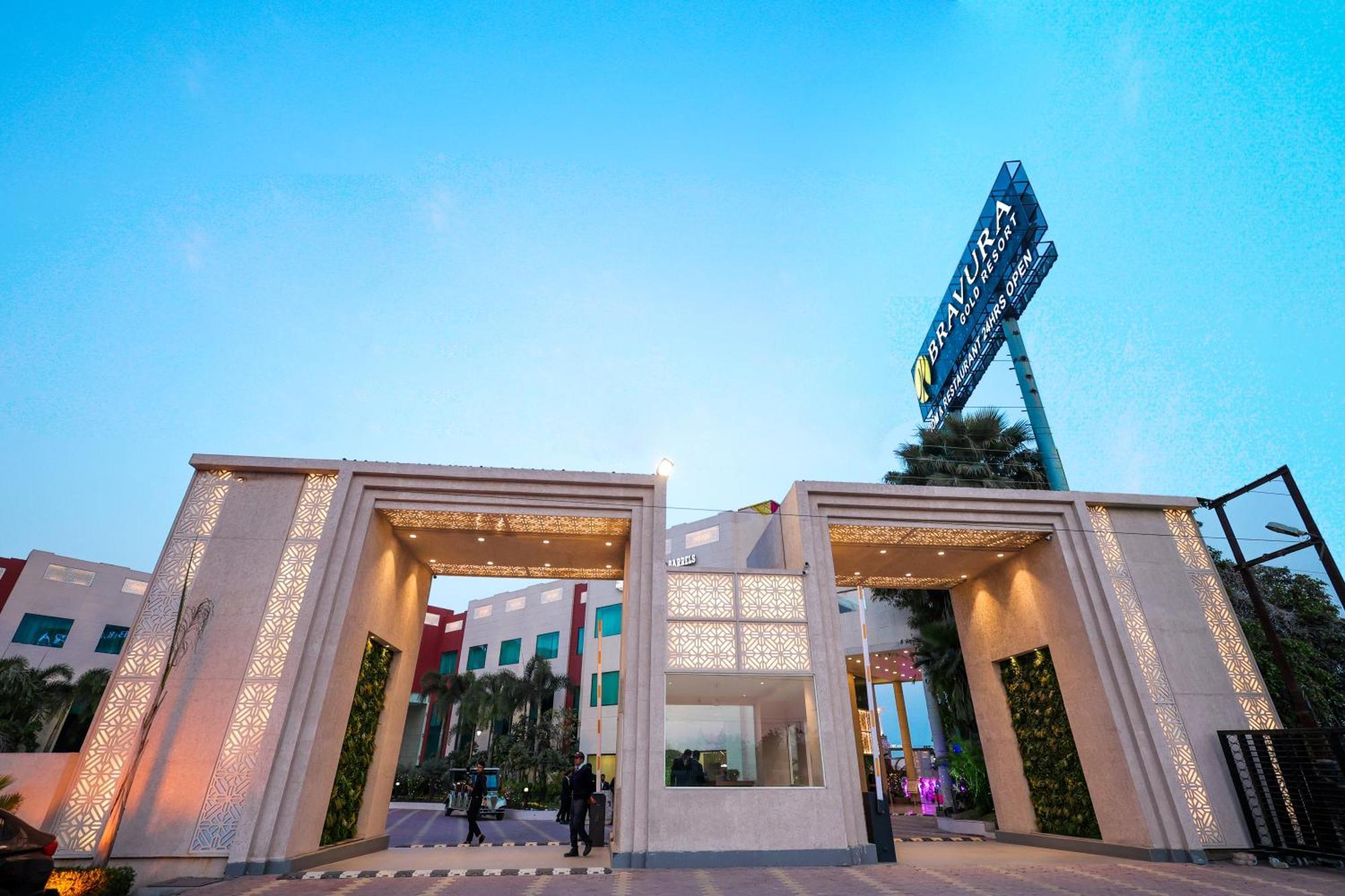 Bravura Gold Resort Meerut Exterior foto