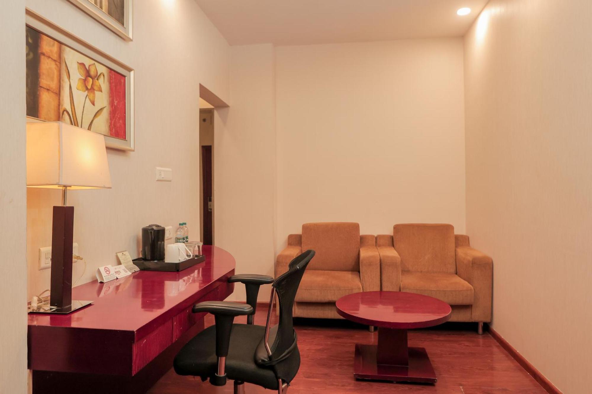 Bravura Gold Resort Meerut Exterior foto